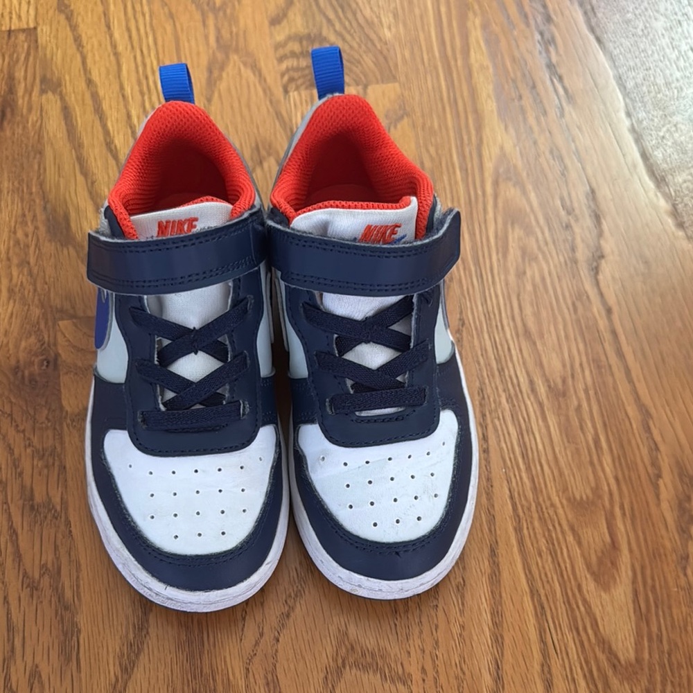 Nike Kids' Navy all day play Sneakers size 10